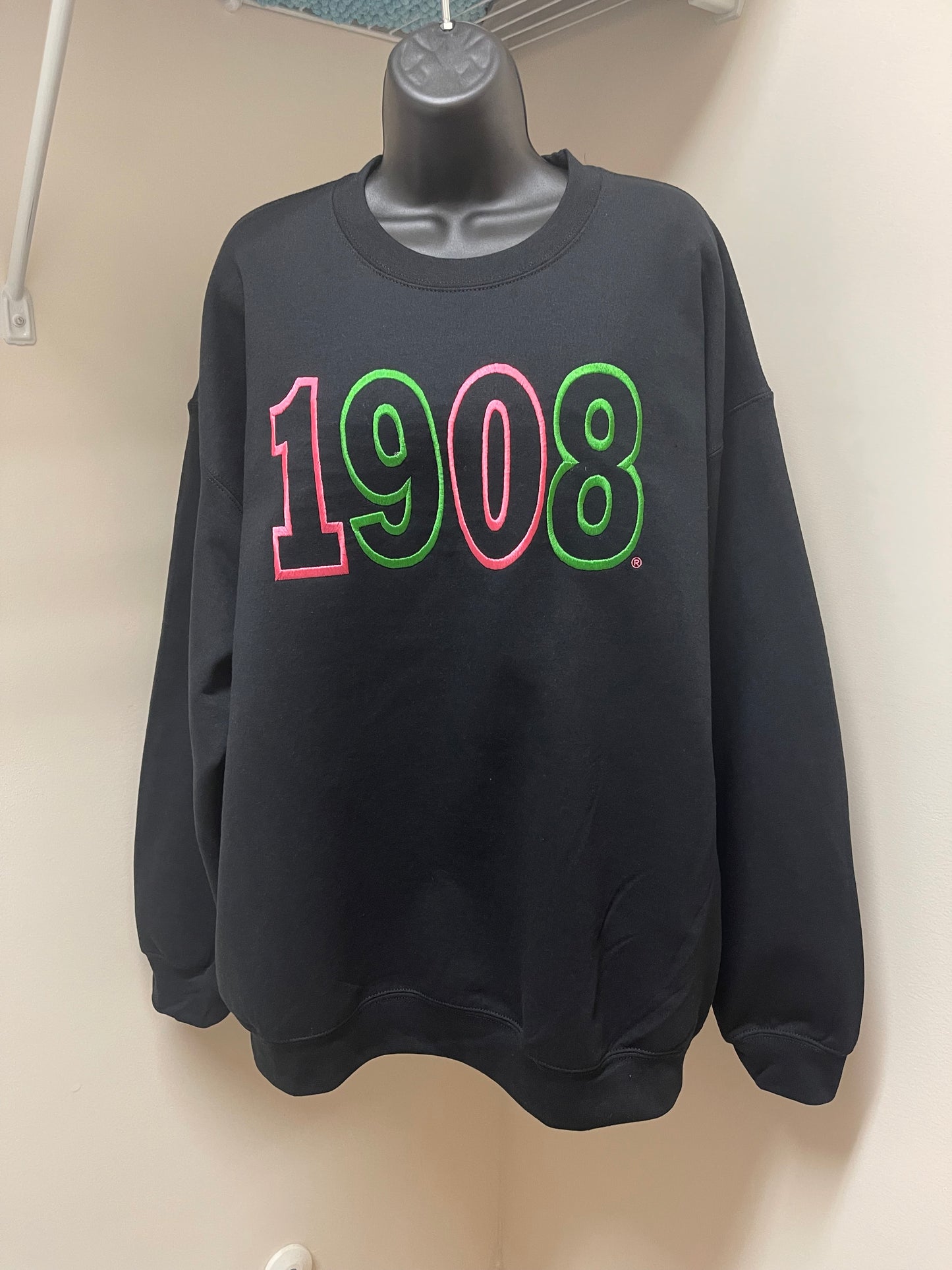 Sweatshirt-1908