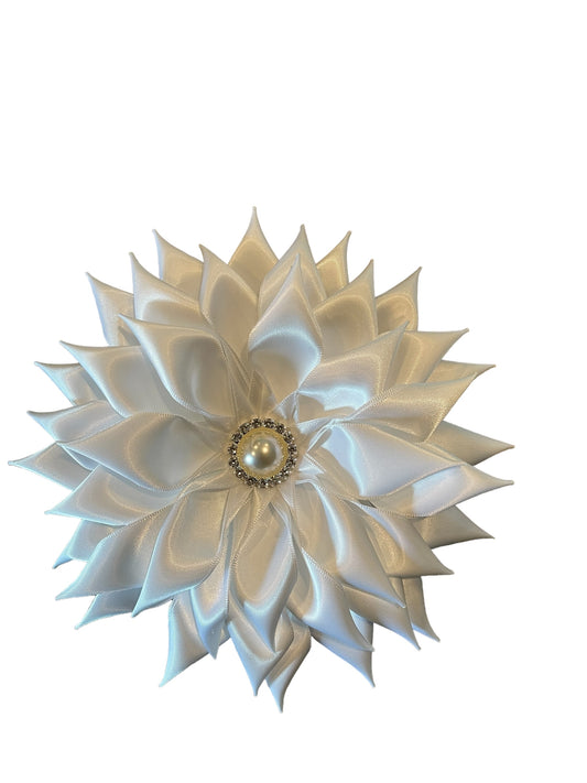 Brooch-Satin White Pointed